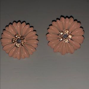 Floral stud earrings